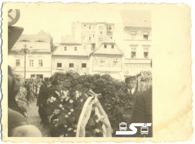 Kliknut�m okno zav�ete
